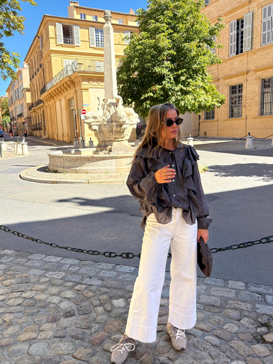 Blouse marron à volant - Gabrielle