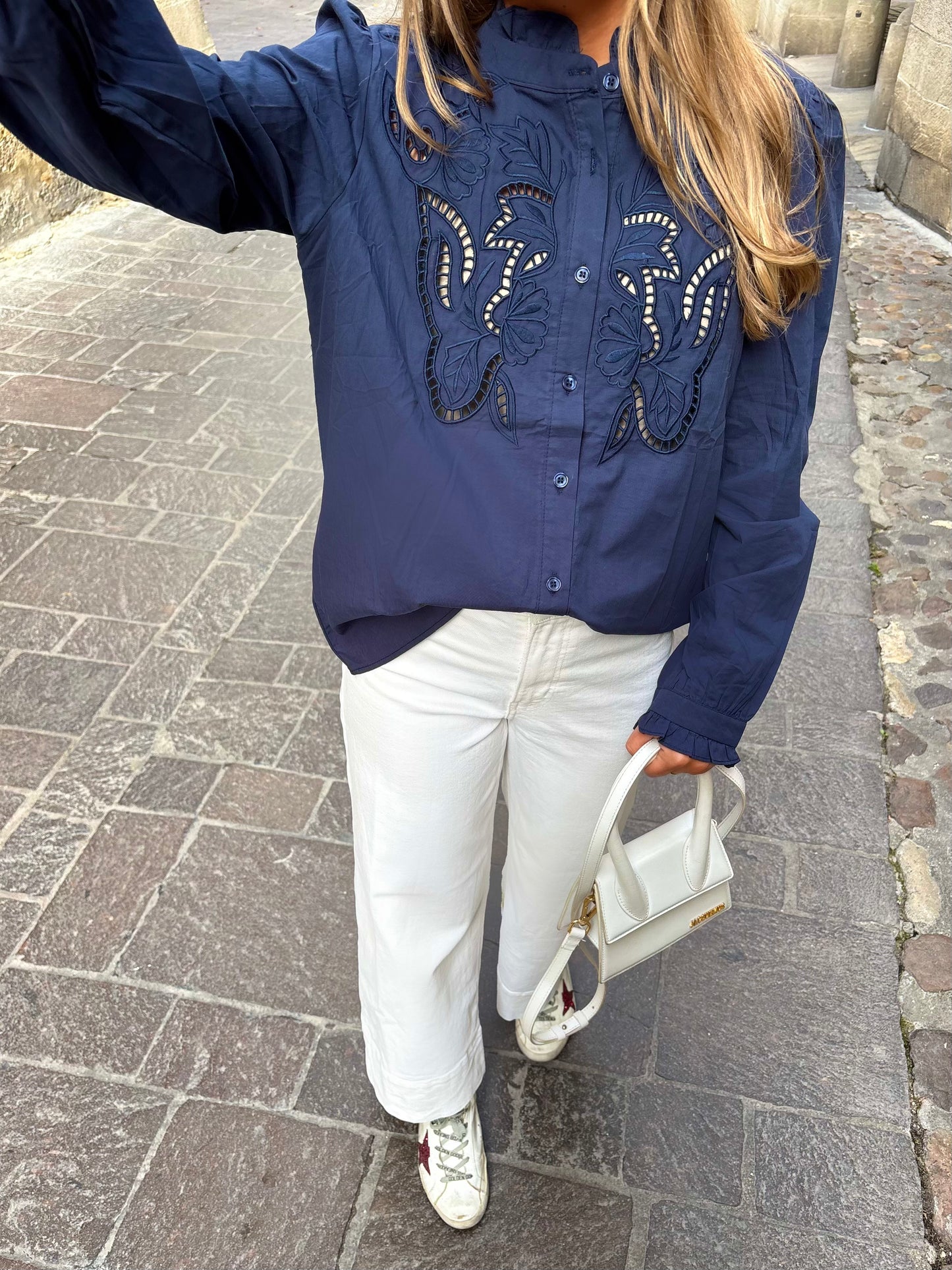 Blouse broderie bleu marine