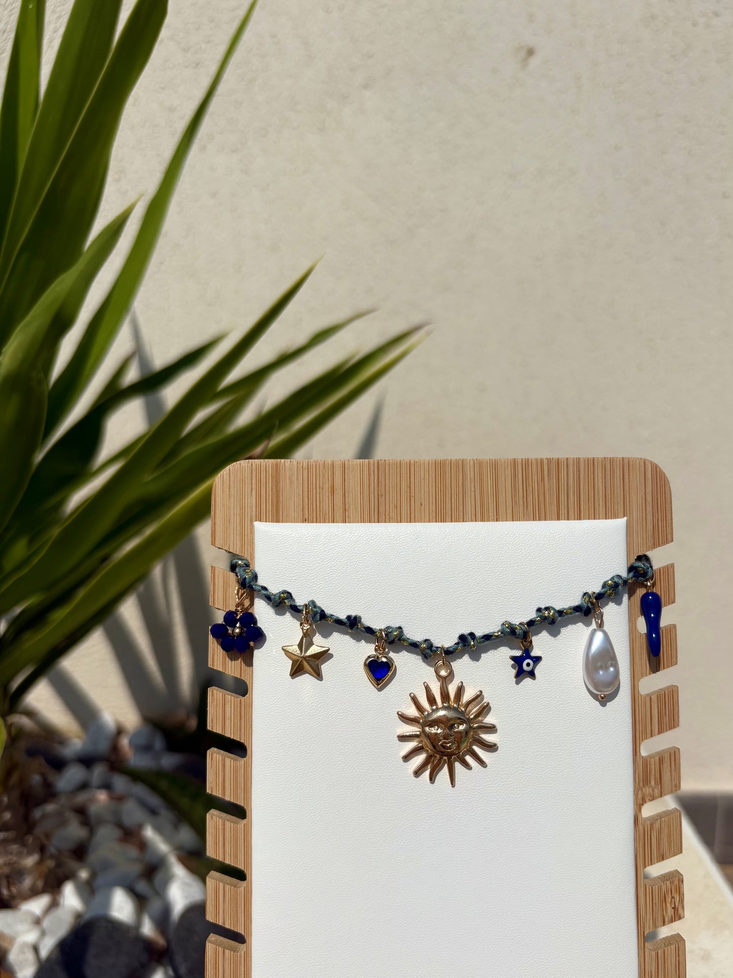Collier bleu